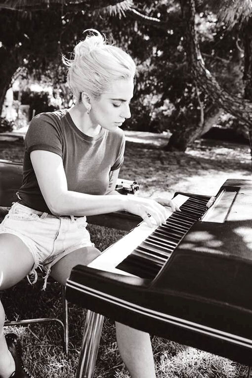 Lady Gaga 29 dec.20…